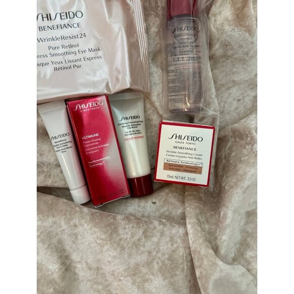 Shiseido skincare set - Picture 2 of 4
